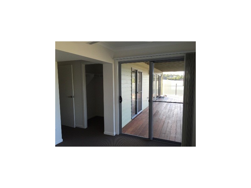 9  Diamantina Circuit, Pacific Pines QLD 4211