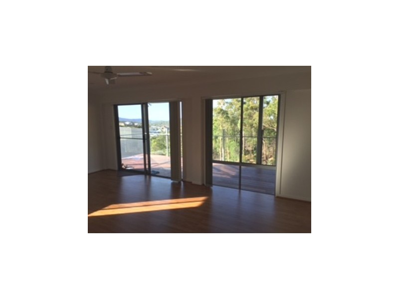 9  Diamantina Circuit, Pacific Pines QLD 4211