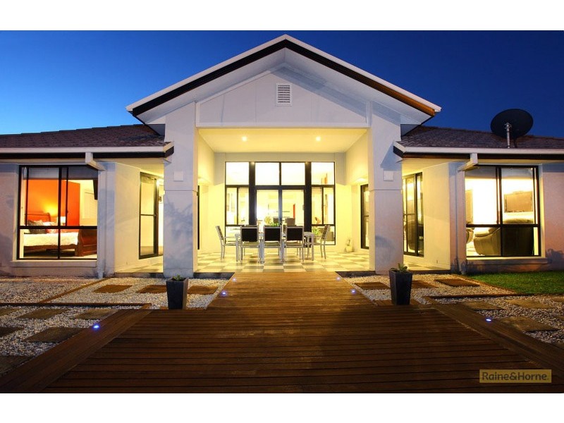 35 Oceanis Drive, Oxenford QLD 4210