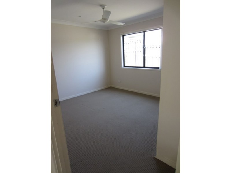 11 Kaplan St, Oxenford QLD 4210