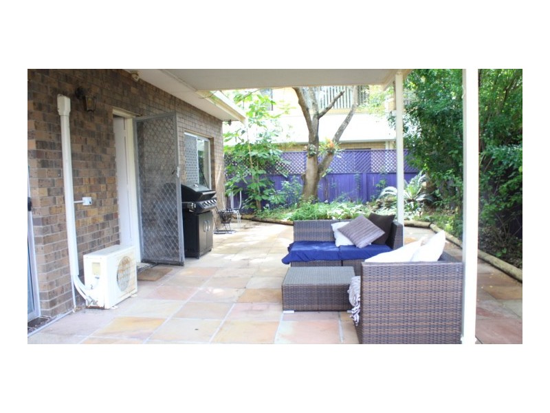 2/15 Duet Drive, Mermaid Waters QLD 4218