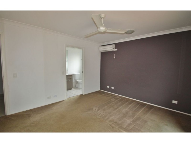 23 Cobb and Co, Oxenford QLD 4210