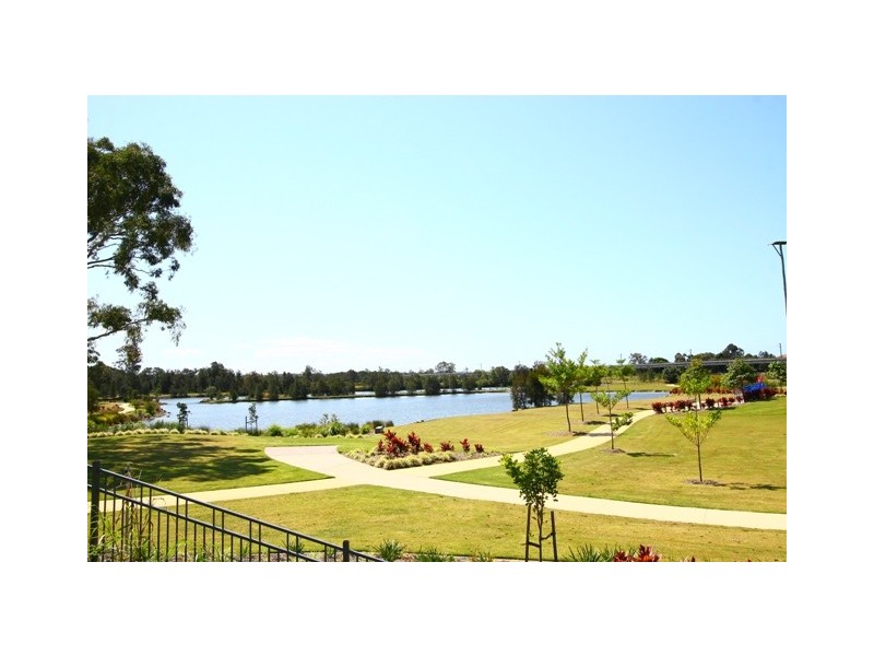 16 Fleetwood Court, Hope Island QLD 4212