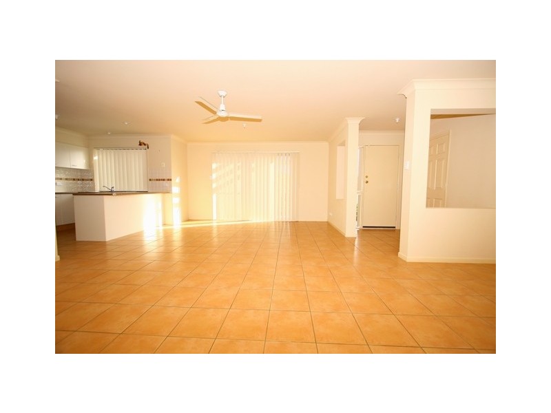 1/14 Bluetail Crescent, Upper Coomera QLD 4209