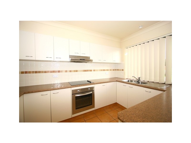 1/14 Bluetail Crescent, Upper Coomera QLD 4209