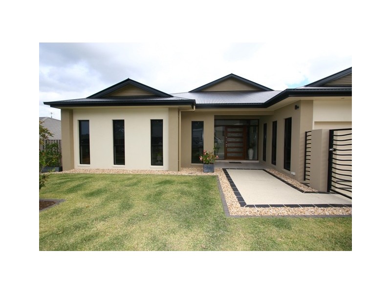 10 Oceanblue Rise, Upper Coomera QLD 4209