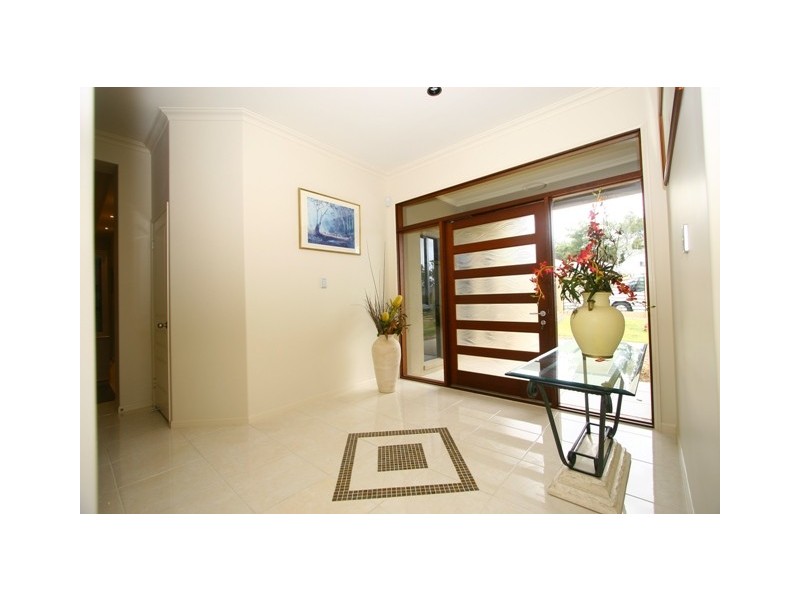 10 Oceanblue Rise, Upper Coomera QLD 4209