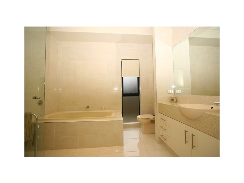 10 Oceanblue Rise, Upper Coomera QLD 4209