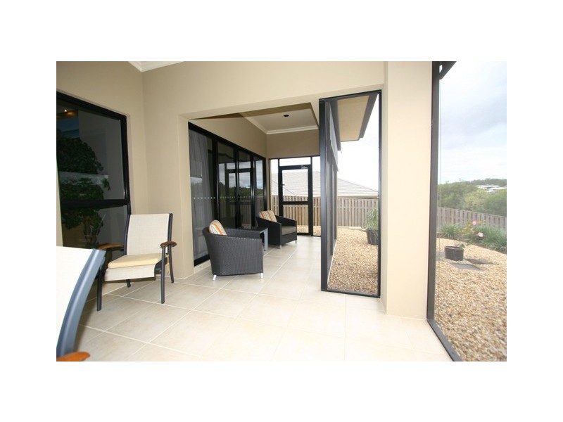 10 Oceanblue Rise, Upper Coomera QLD 4209