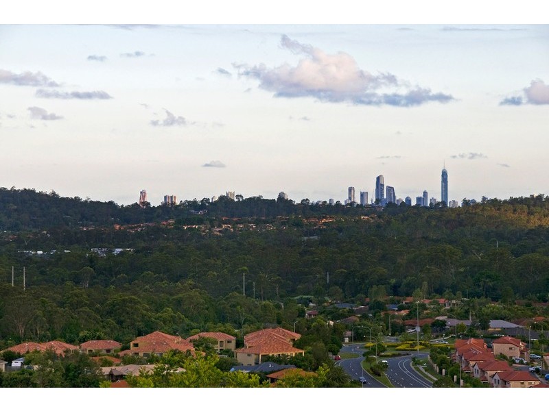 34 Midway Terrace, Pacific Pines QLD 4211