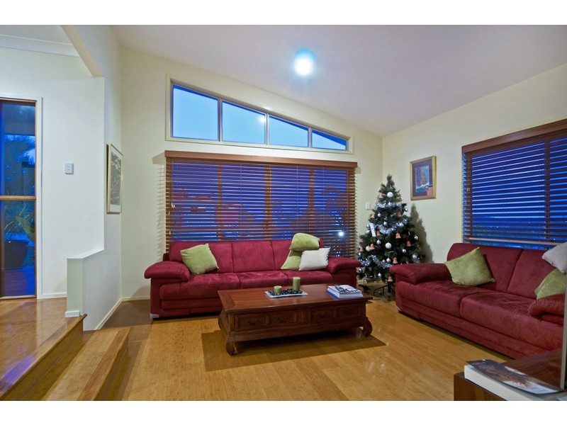 34 Midway Terrace, Pacific Pines QLD 4211