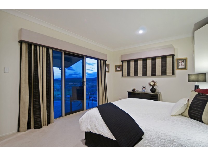 34 Midway Terrace, Pacific Pines QLD 4211