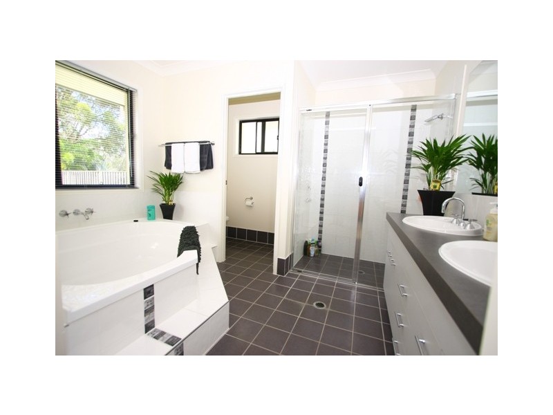 18 Seawind Road, Coomera Waters QLD 4209