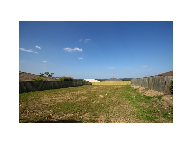 5 Harmsworth Road, Pacific Pines QLD 4211