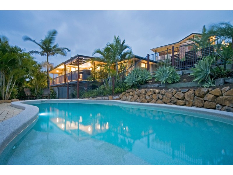 15 Polynesia Ave, Pacific Pines QLD 4211