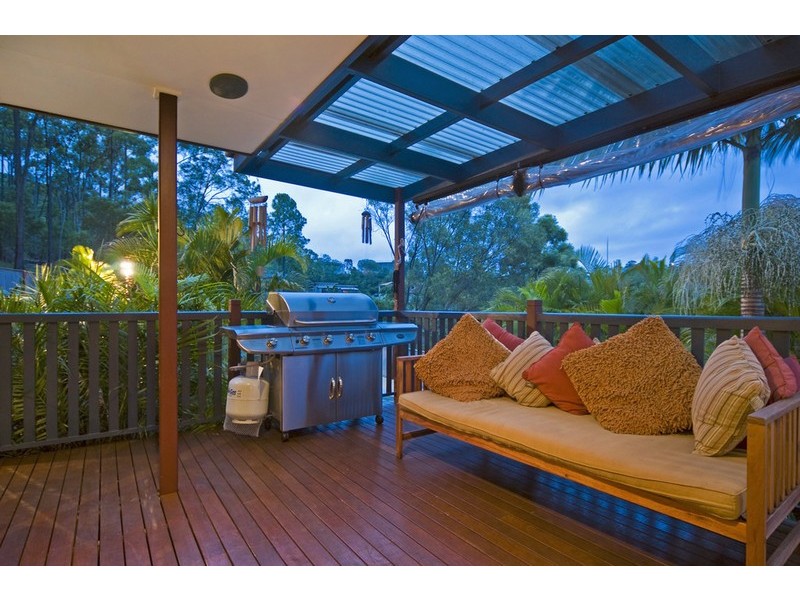 15 Polynesia Ave, Pacific Pines QLD 4211