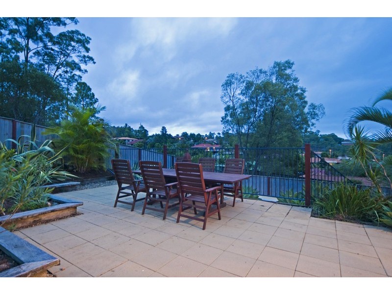 15 Polynesia Ave, Pacific Pines QLD 4211