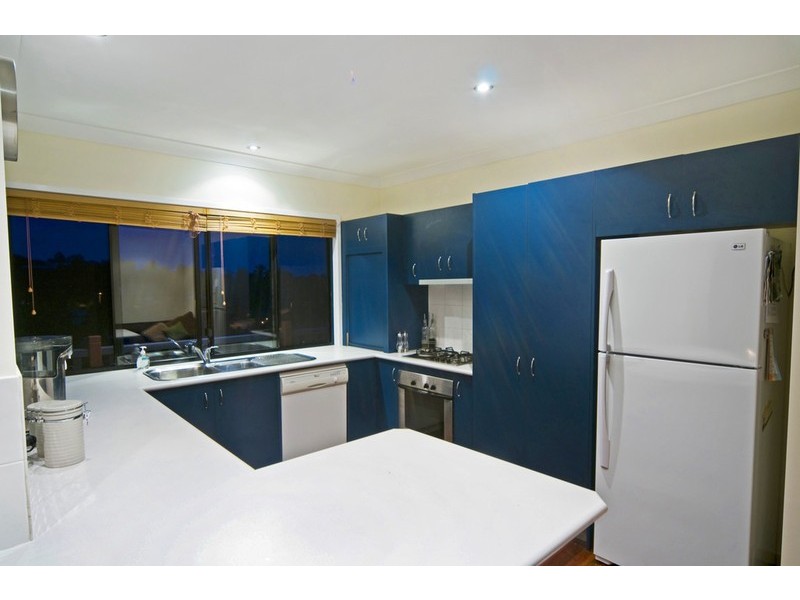 15 Polynesia Ave, Pacific Pines QLD 4211