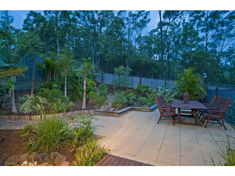 15 Polynesia Ave, Pacific Pines QLD 4211