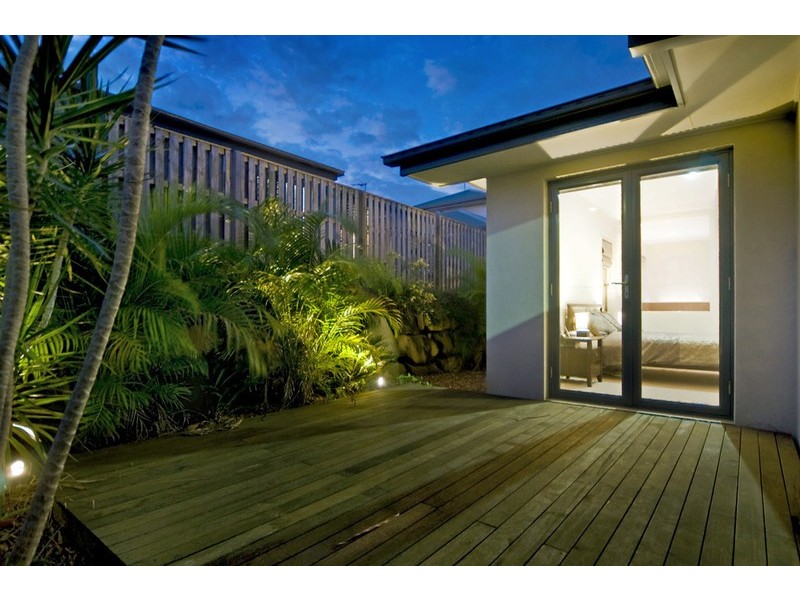 11 Lawley Crescent, Pacific Pines QLD 4211