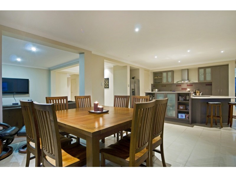 11 Lawley Crescent, Pacific Pines QLD 4211