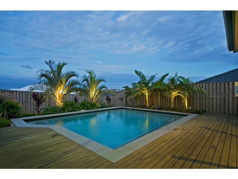 11 Lawley Crescent, Pacific Pines QLD 4211