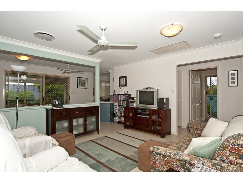 2/87 Victoria Drive, Pacific Pines QLD 4211