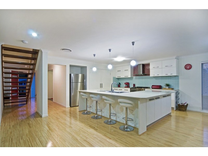 10 Mountain View Crest, Mount Nathan QLD 4211