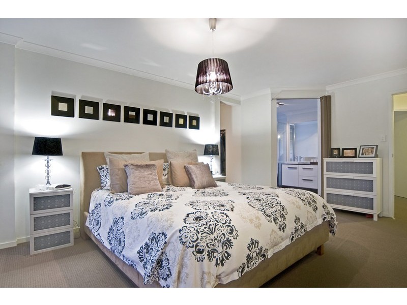 10 Mountain View Crest, Mount Nathan QLD 4211