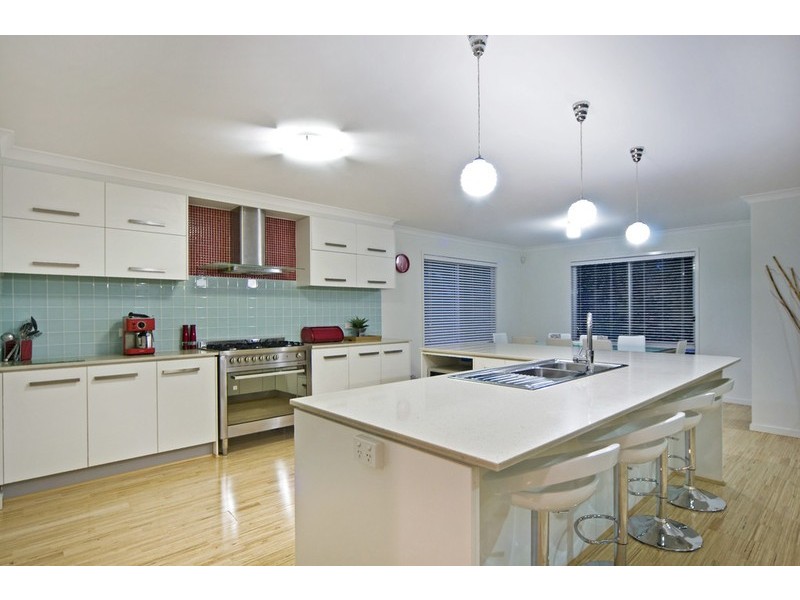 10 Mountain View Crest, Mount Nathan QLD 4211