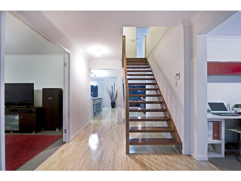 10 Mountain View Crest, Mount Nathan QLD 4211