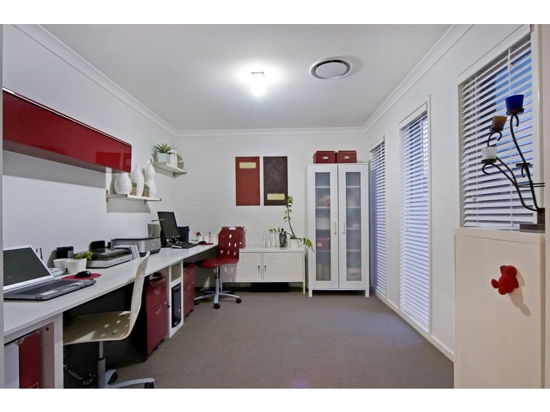 10 Mountain View Crest, Mount Nathan QLD 4211
