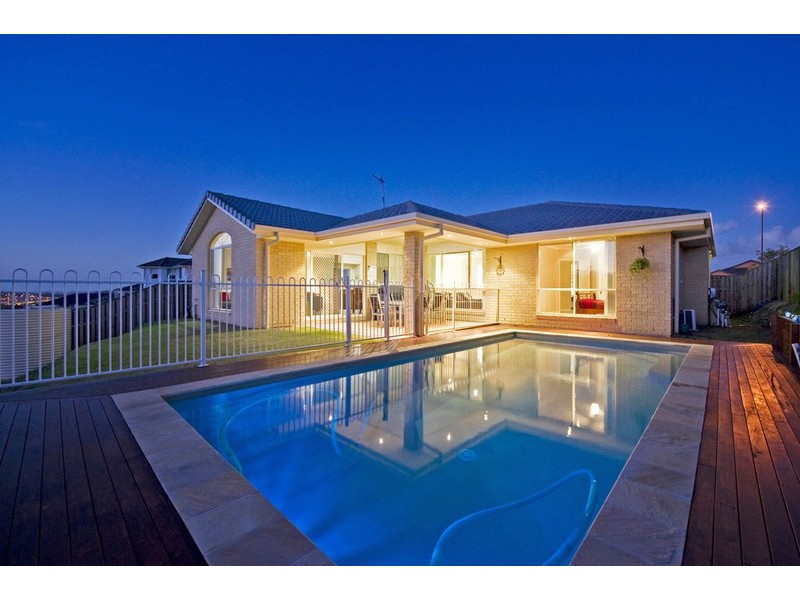 52 Harmsworth Road, Pacific Pines QLD 4211