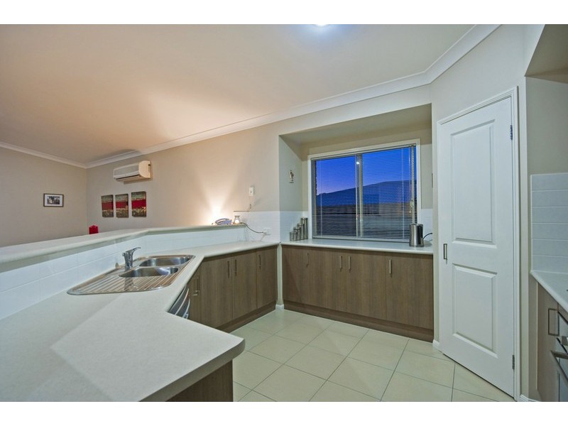 52 Harmsworth Road, Pacific Pines QLD 4211