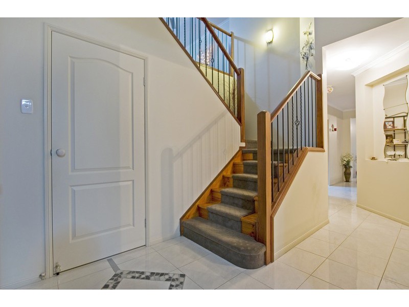 89 Roberts Drive, Maudsland QLD 4210