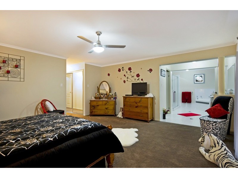 89 Roberts Drive, Maudsland QLD 4210