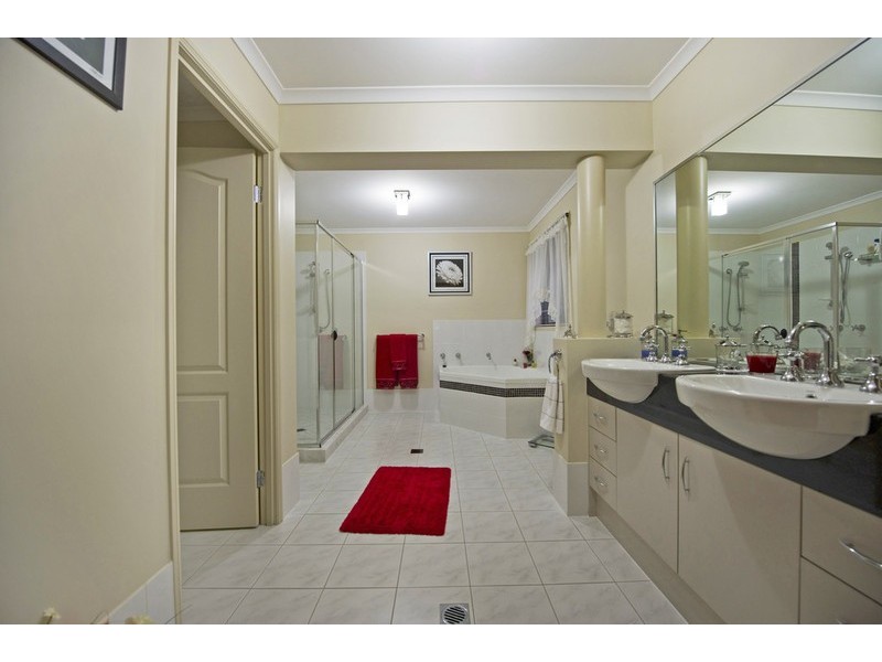 89 Roberts Drive, Maudsland QLD 4210