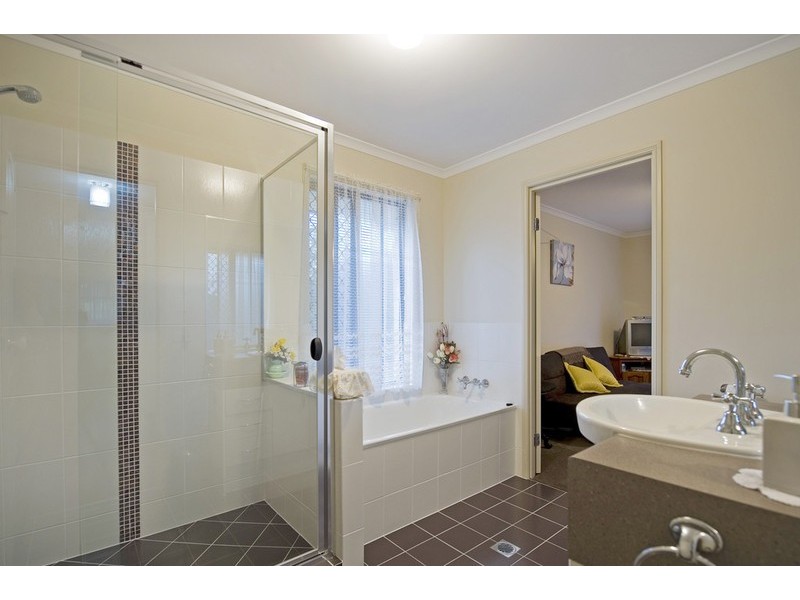 89 Roberts Drive, Maudsland QLD 4210