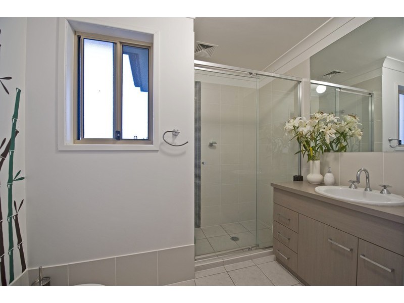 66 Cobb and Co Drive, Oxenford QLD 4210