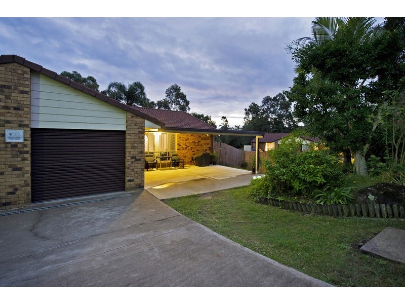 1/8 Metro Crescent, Oxenford QLD 4210