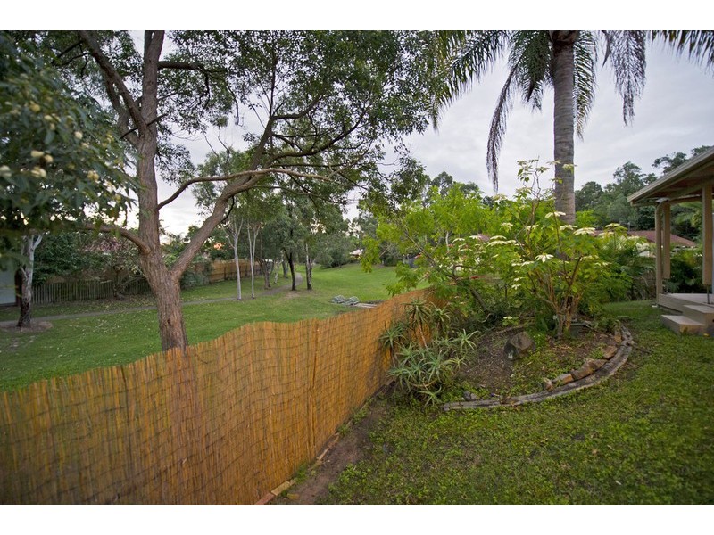 1/8 Metro Crescent, Oxenford QLD 4210