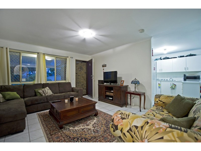 1/8 Metro Crescent, Oxenford QLD 4210