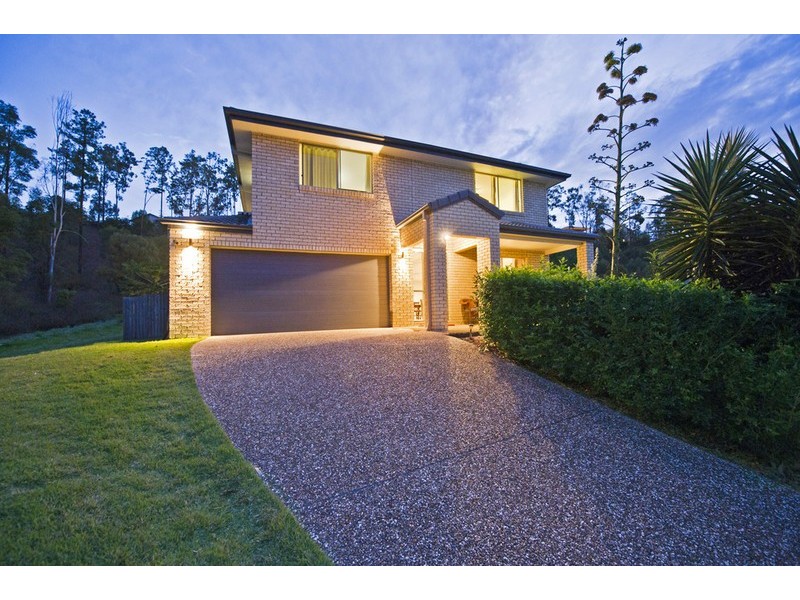 17 Soward Court, Pacific Pines QLD 4211