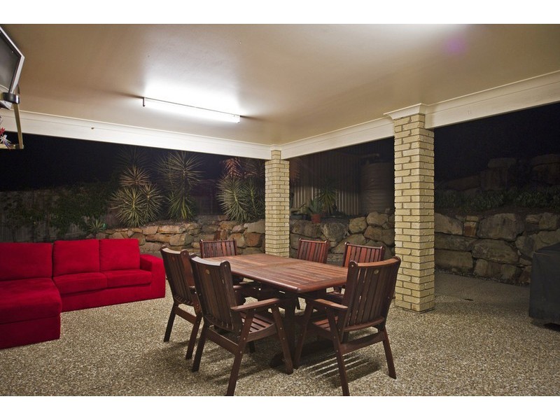 17 Soward Court, Pacific Pines QLD 4211