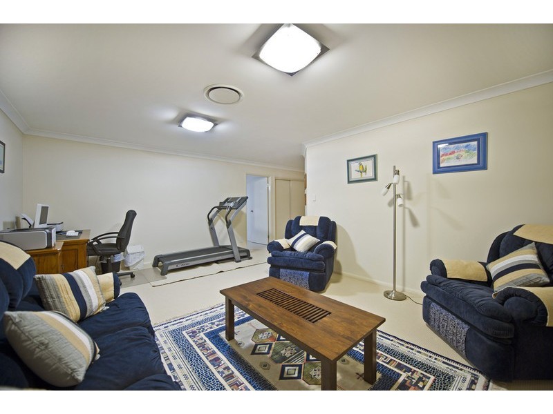 17 Soward Court, Pacific Pines QLD 4211