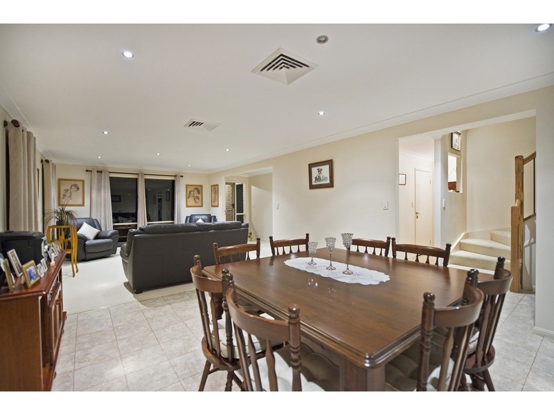 17 Soward Court, Pacific Pines QLD 4211