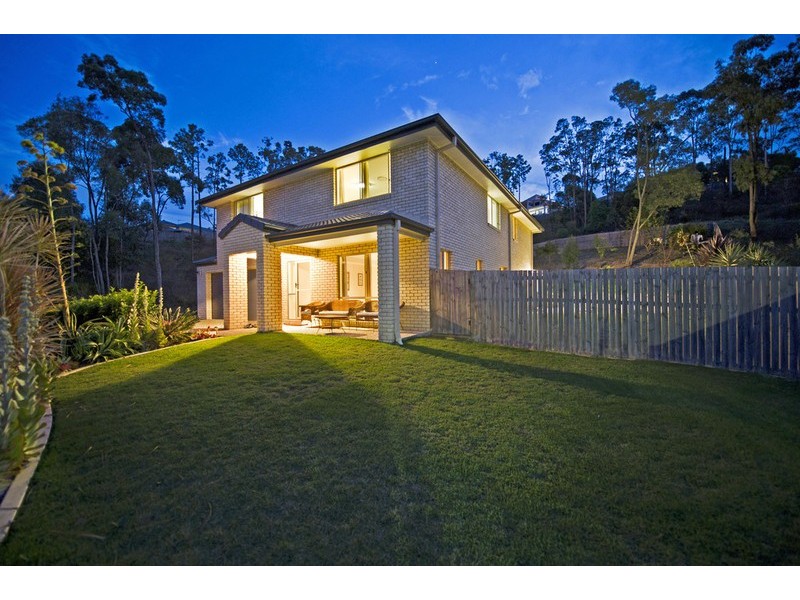 17 Soward Court, Pacific Pines QLD 4211