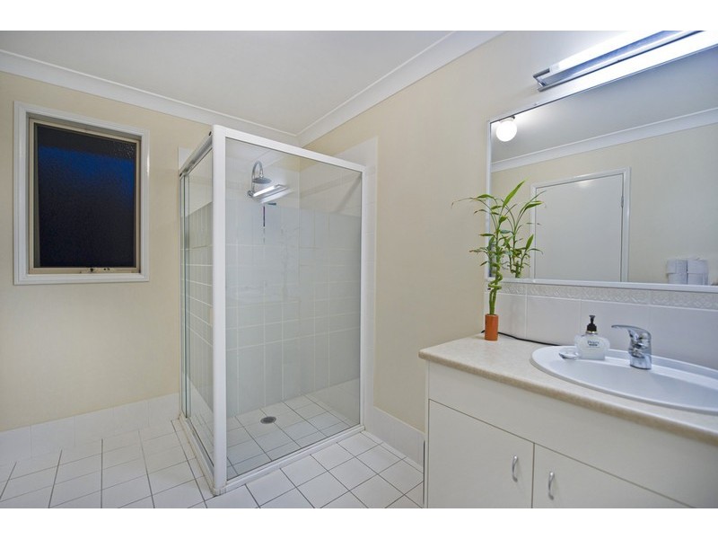 17 Soward Court, Pacific Pines QLD 4211