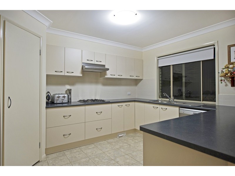 17 Soward Court, Pacific Pines QLD 4211