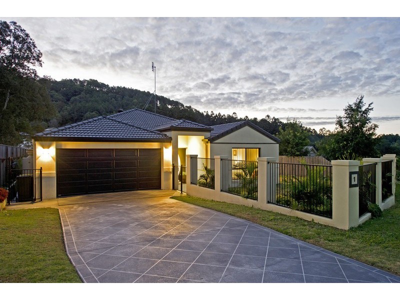 1 Gellert Close, Maudsland QLD 4210